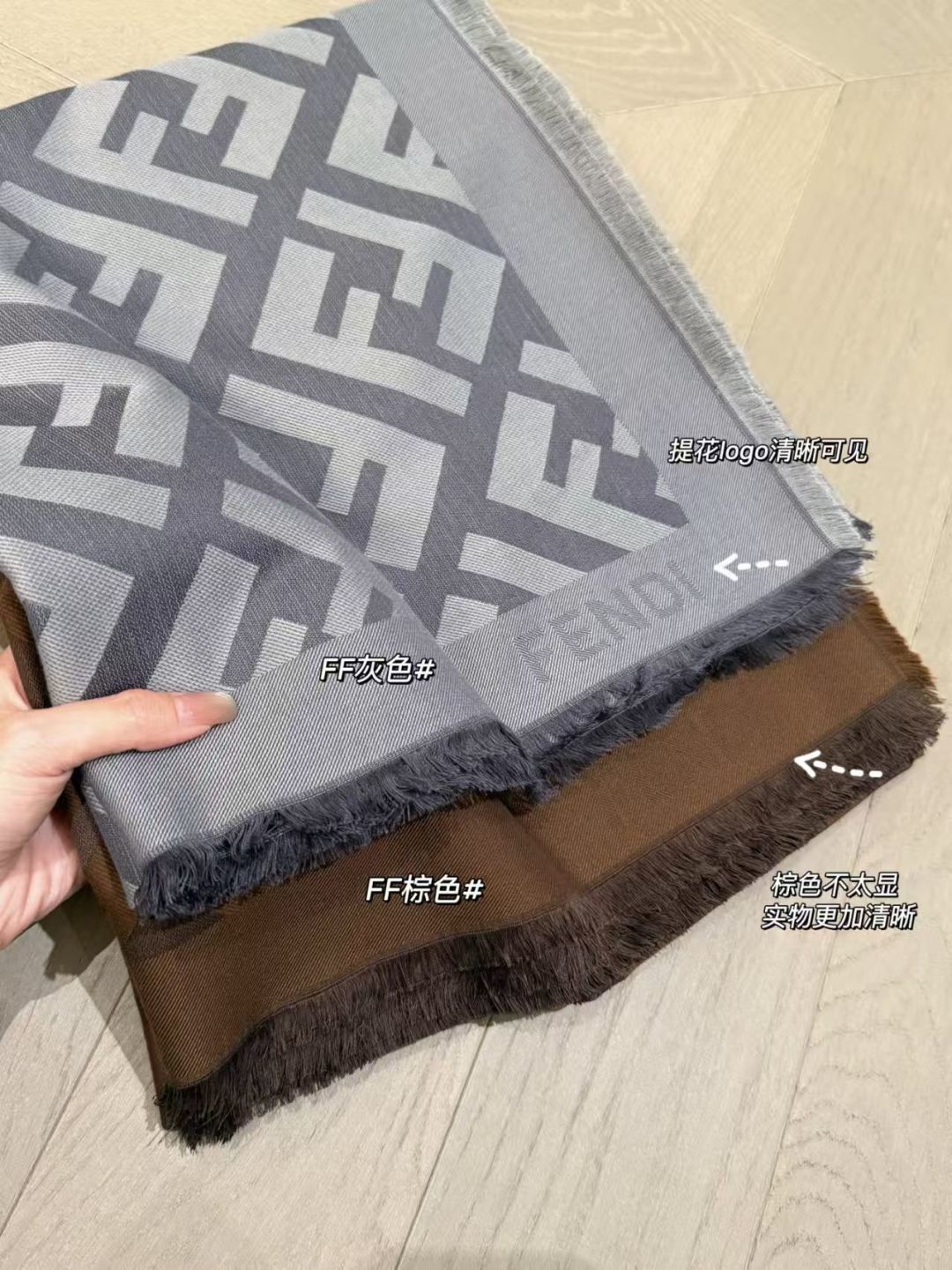 四季可用的披肩围巾 春夏平时都在空调房 秋冬户外离不开🧣 一直都在找一条春夏可以当披肩 既不想要太厚重 又可以放在包里轻