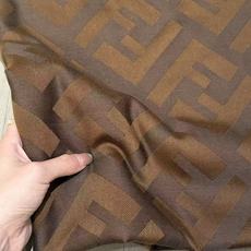 四季可用的披肩围巾 春夏平时都在空调房 秋冬户外离不开🧣 一直都在找一条春夏可以当披肩 既不想要太厚重 又可以放在包里轻 四季可用的披肩围巾 春夏平时都在空调房 秋冬户外离不开🧣 一直都在找一条春夏可以当披肩 既不想要太厚重 又可以放在包里轻