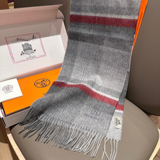 🆕 上新!2025年Hermes · 爱马仕,大H难得一见的温柔配色,低调又不失优雅❗️】一条围巾两种风格搭配,高级舒 🆕 上新!2025年Hermes · 爱马仕,大H难得一见的温柔配色,低调又不失优雅❗️】一条围巾两种风格搭配,高级舒