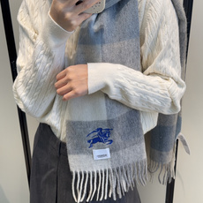 🆕 Burberry · 巴宝莉围巾❗️好看的要疯掉了,太有型太有魅力了❗️❗️非常斯文时尚的秋冬单品!真的很喜欢,非 🆕 Burberry · 巴宝莉围巾❗️好看的要疯掉了,太有型太有魅力了❗️❗️非常斯文时尚的秋冬单品!真的很喜欢,非