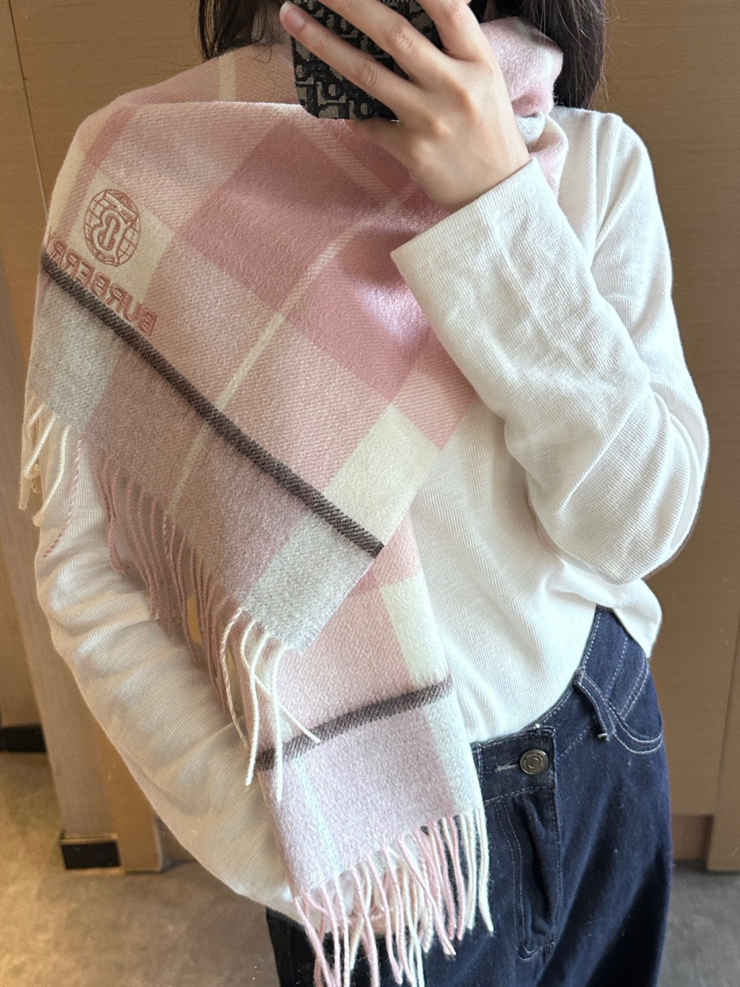 🆕  Burberry · 巴宝莉围巾❗️好看的要疯掉了，太有型太有魅力了❗️❗️非常斯文时尚的秋冬单品！真的很喜欢，非