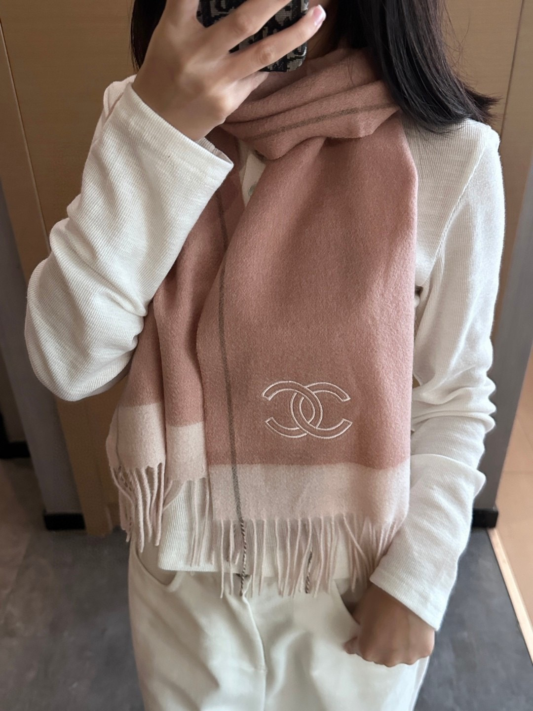 🆕   【▪Chanel · 香奈儿难得一见的温柔配色，超级迷恋❗️气质低调恬静又不失优雅❗️】重点推荐❗️高级舒适时髦