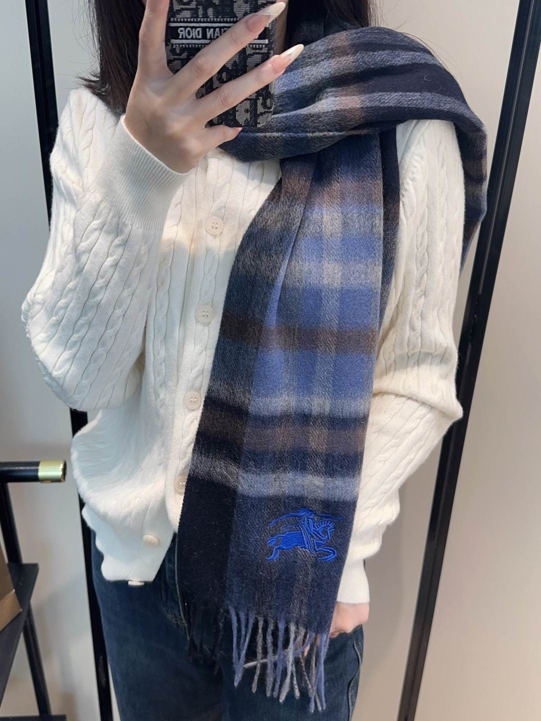 🆕  Burberry · 巴宝莉围巾❗️好看的要疯掉了，太有型太有魅力了❗️❗️非常斯文时尚的秋冬单品！真的很喜欢，非