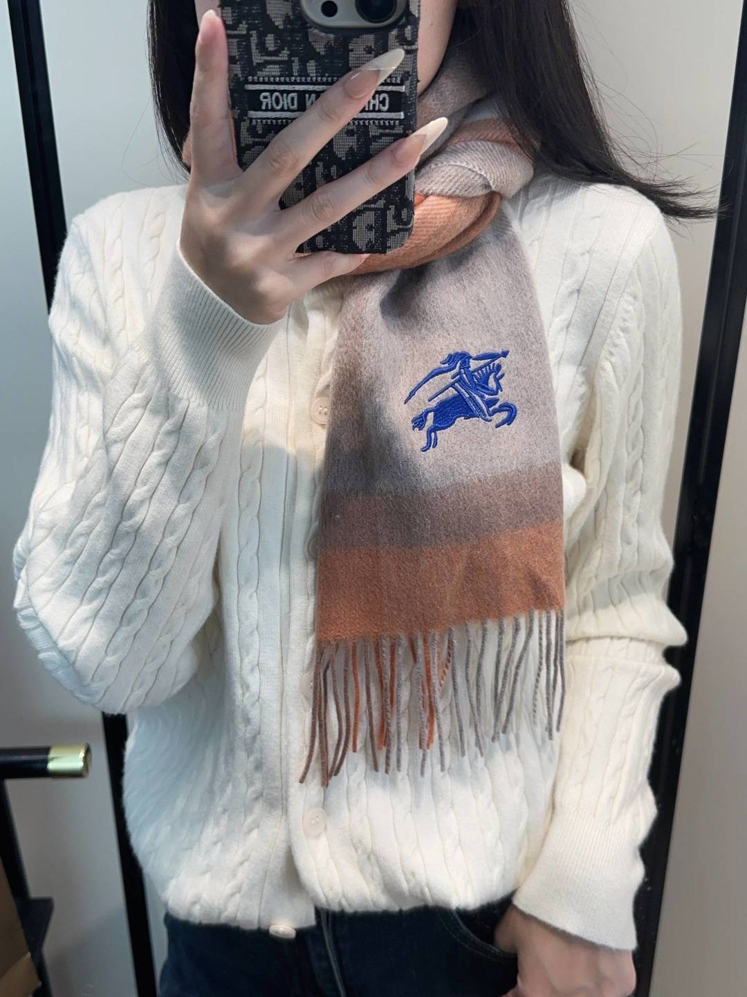 🆕  Burberry · 巴宝莉围巾❗️好看的要疯掉了，太有型太有魅力了❗️❗️非常斯文时尚的秋冬单品！真的很喜欢，非