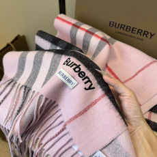 🆕 Burberry双面羊绒围巾!走量款,性超高!非常有格调的设计!180*30cm,羊绒混羊毛!是高雅艺术的魅力体现 🆕 Burberry双面羊绒围巾!走量款,性超高!非常有格调的设计!180*30cm,羊绒混羊毛!是高雅艺术的魅力体现