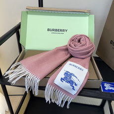 🆕 Burberry · 巴宝莉围巾❗️好看的要疯掉了,太有型太有魅力了❗️❗️非常斯文时尚的秋冬单品!真的很喜欢,非 🆕 Burberry · 巴宝莉围巾❗️好看的要疯掉了,太有型太有魅力了❗️❗️非常斯文时尚的秋冬单品!真的很喜欢,非
