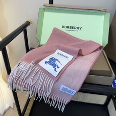 🆕 Burberry · 巴宝莉围巾❗️好看的要疯掉了,太有型太有魅力了❗️❗️非常斯文时尚的秋冬单品!真的很喜欢,非 🆕 Burberry · 巴宝莉围巾❗️好看的要疯掉了,太有型太有魅力了❗️❗️非常斯文时尚的秋冬单品!真的很喜欢,非