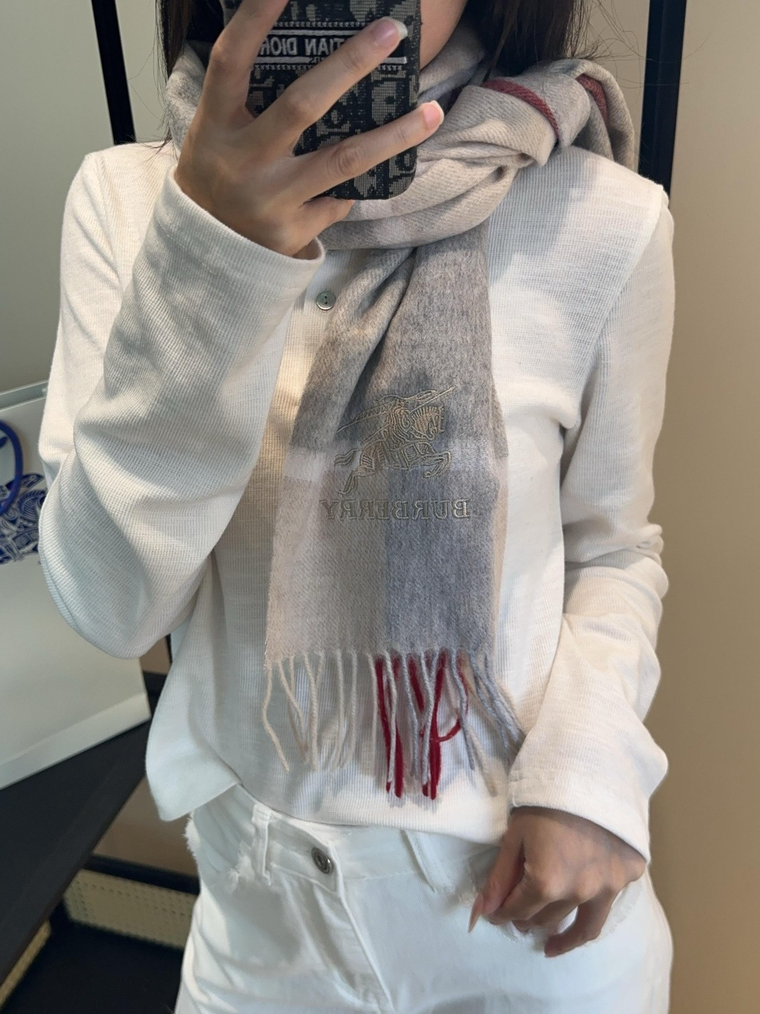 🆕  Burberry · 巴宝莉围巾❗️好看的要疯掉了，太有型太有魅力了❗️❗️非常斯文时尚的秋冬单品！真的很喜欢，非