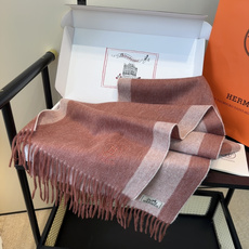 🆕 。年Hermes · 爱马仕,难得一见的温柔配色,低调又不失优雅❗️】重点推荐❗️双边配色,一条围巾两种风格搭配, 🆕 。年Hermes · 爱马仕,难得一见的温柔配色,低调又不失优雅❗️】重点推荐❗️双边配色,一条围巾两种风格搭配,