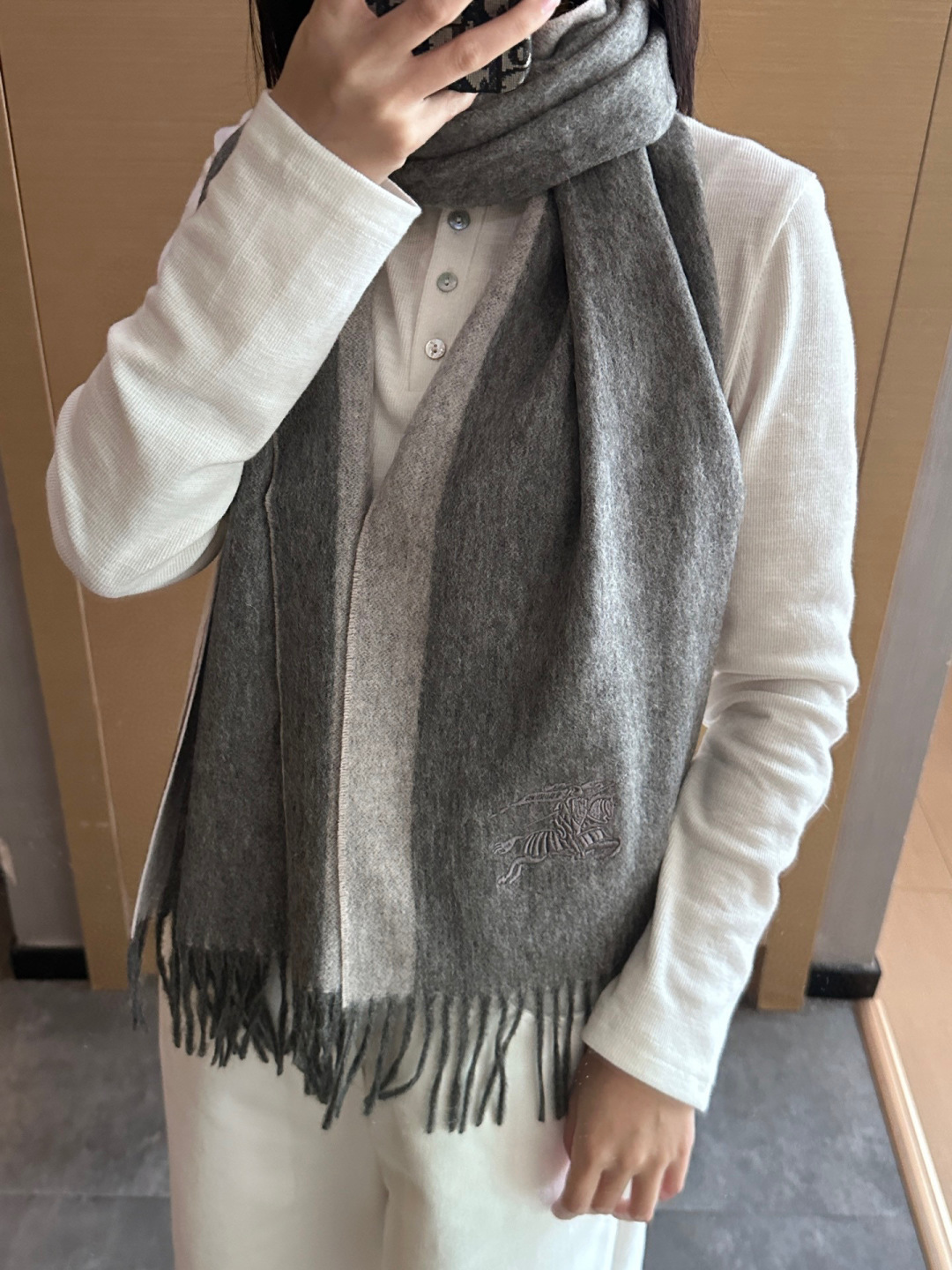 🆕  Burberry · 巴宝莉围巾❗️好看的要疯掉了，太有型太有魅力了❗️❗️非常斯文时尚的秋冬单品！真的很喜欢，非