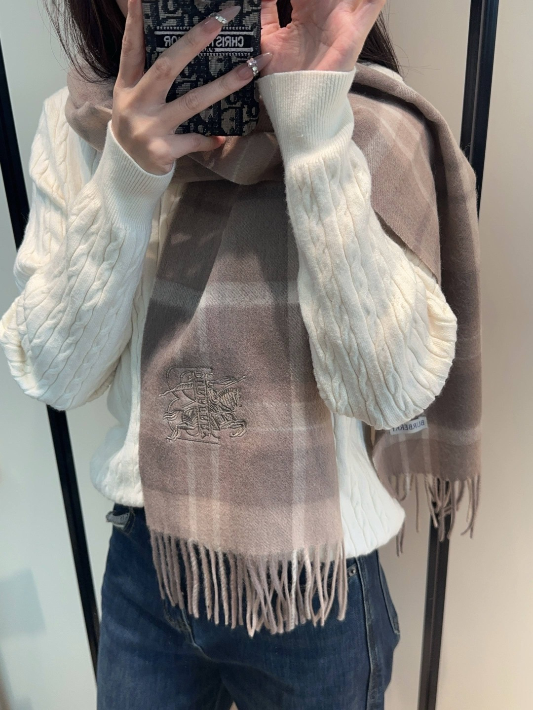 🆕  Burberry · 巴宝莉围巾❗️好看的要疯掉了，太有型太有魅力了❗️❗️非常斯文时尚的秋冬单品！真的很喜欢，非