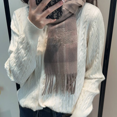 🆕 Burberry · 巴宝莉围巾❗️好看的要疯掉了,太有型太有魅力了❗️❗️非常斯文时尚的秋冬单品!真的很喜欢,非 🆕 Burberry · 巴宝莉围巾❗️好看的要疯掉了,太有型太有魅力了❗️❗️非常斯文时尚的秋冬单品!真的很喜欢,非