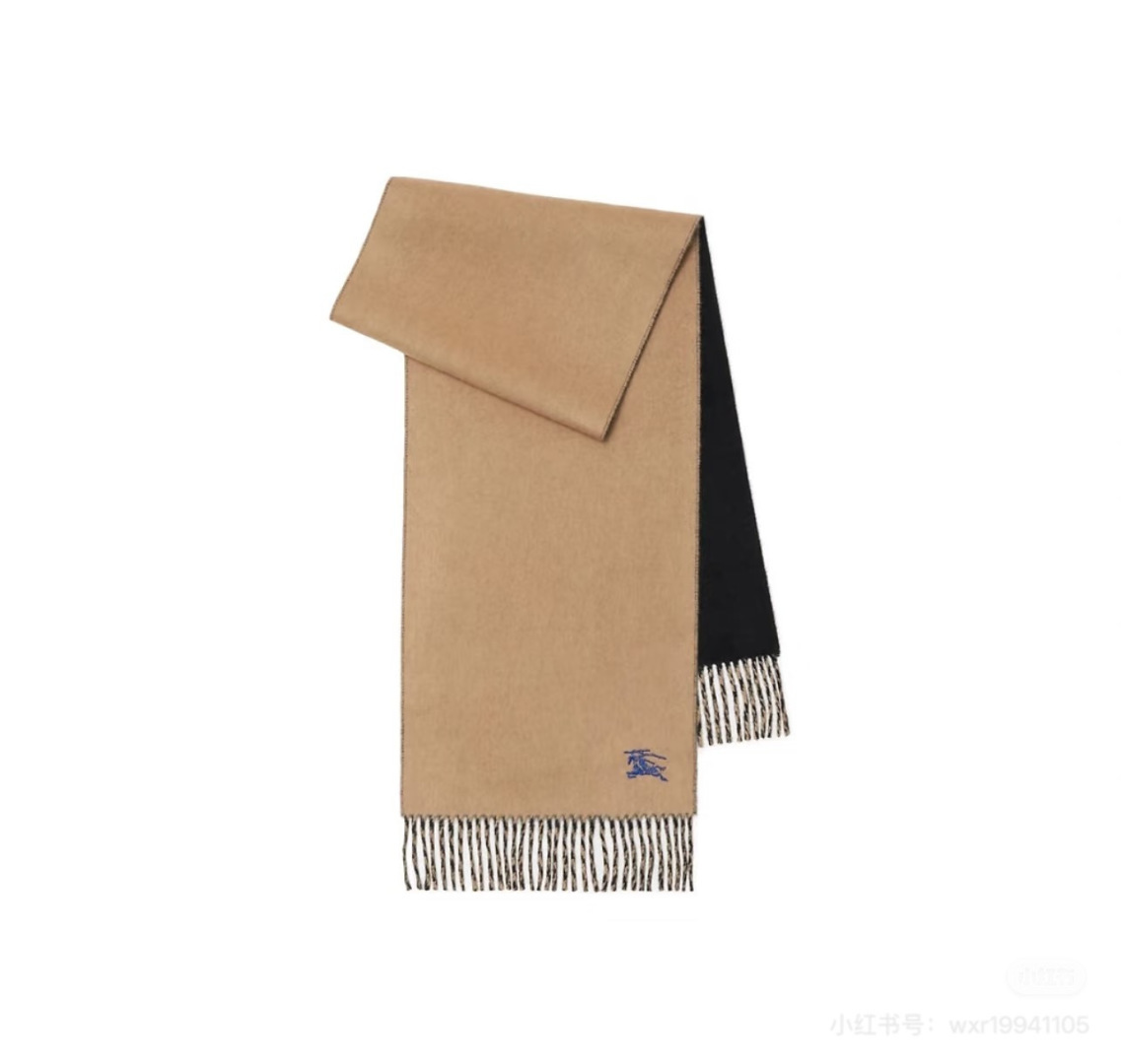 🆕  Burberry · 巴宝莉围巾❗️好看的要疯掉了，太有型太有魅力了❗️❗️非常斯文时尚的秋冬单品！真的很喜欢，非