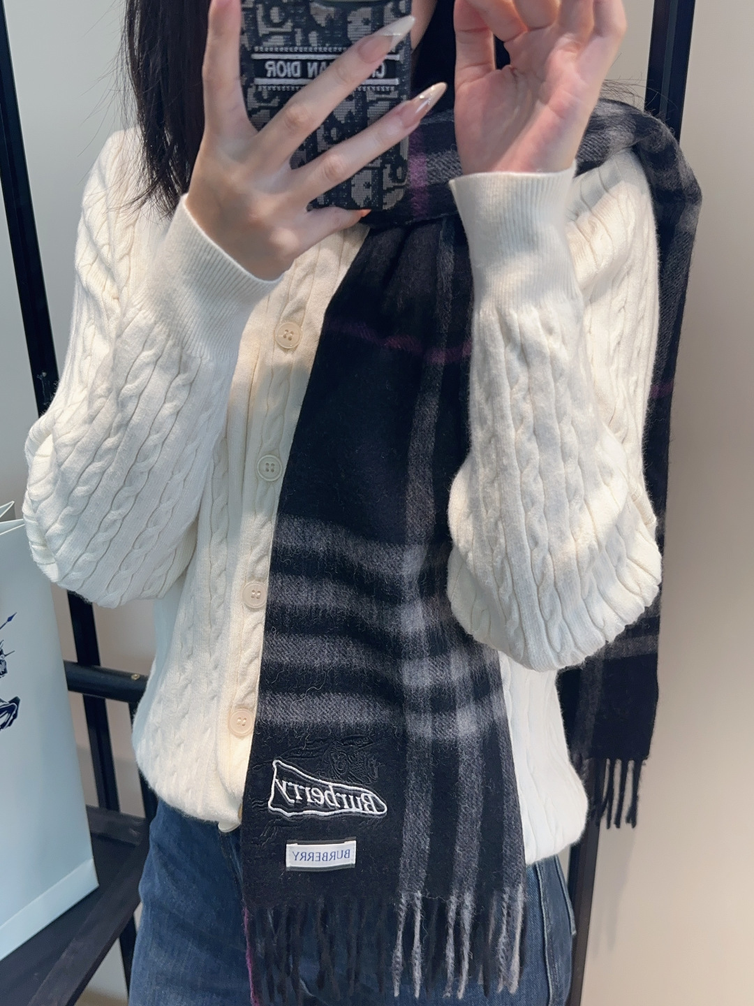 🆕  Burberry · 巴宝莉格子围巾❗️好看的要疯掉了，太有型太有魅力了❗️❗️非常斯文时尚的秋冬单品！真的很喜欢