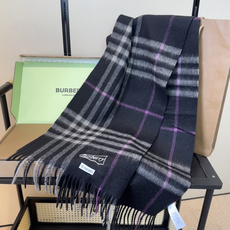 🆕 Burberry · 巴宝莉格子围巾❗️好看的要疯掉了,太有型太有魅力了❗️❗️非常斯文时尚的秋冬单品!真的很喜欢 🆕 Burberry · 巴宝莉格子围巾❗️好看的要疯掉了,太有型太有魅力了❗️❗️非常斯文时尚的秋冬单品!真的很喜欢