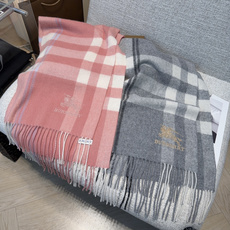 🆕 Burberry · 巴宝莉围巾❗️好看的要疯掉了,太有型太有魅力了❗️❗️非常斯文时尚的秋冬单品!真的很喜欢,非 🆕 Burberry · 巴宝莉围巾❗️好看的要疯掉了,太有型太有魅力了❗️❗️非常斯文时尚的秋冬单品!真的很喜欢,非