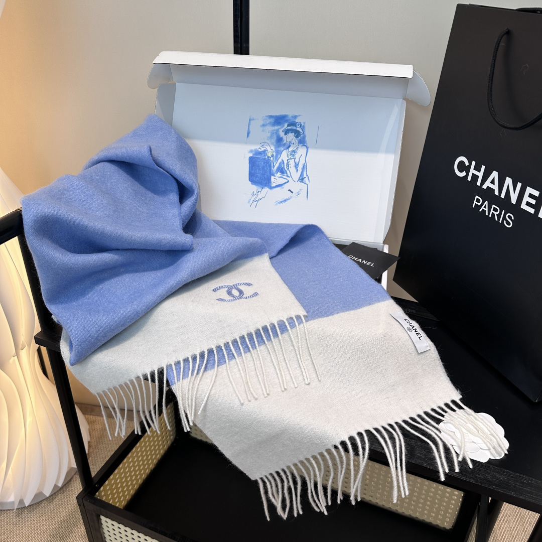 🆕   【▪Chanel · 香奈儿难得一见的温柔配色，超级迷恋❗️气质低调恬静又不失优雅❗️】重点推荐❗️高级舒适时髦