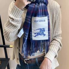 🆕 Burberry · 巴宝莉围巾❗️好看的要疯掉了,太有型太有魅力了❗️❗️非常斯文时尚的秋冬单品!真的很喜欢,非 🆕 Burberry · 巴宝莉围巾❗️好看的要疯掉了,太有型太有魅力了❗️❗️非常斯文时尚的秋冬单品!真的很喜欢,非