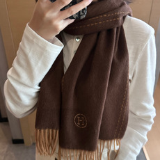 🆕 。年Hermes · 爱马仕,难得一见的温柔配色,低调又不失优雅❗️】重点推荐❗️双边配色,一条围巾两种风格搭配, 🆕 。年Hermes · 爱马仕,难得一见的温柔配色,低调又不失优雅❗️】重点推荐❗️双边配色,一条围巾两种风格搭配,