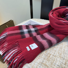 Burberry双面羊绒围巾!走量款,性超高!非常有格调的设计!180*30cm,羊绒混羊毛!是高雅艺术的魅力体现!围巾 Burberry双面羊绒围巾!走量款,性超高!非常有格调的设计!180*30cm,羊绒混羊毛!是高雅艺术的魅力体现!围巾