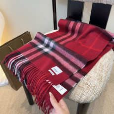 Burberry双面羊绒围巾!走量款,性超高!非常有格调的设计!180*30cm,羊绒混羊毛!是高雅艺术的魅力体现!围巾 Burberry双面羊绒围巾!走量款,性超高!非常有格调的设计!180*30cm,羊绒混羊毛!是高雅艺术的魅力体现!围巾