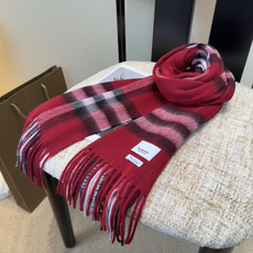 Burberry双面羊绒围巾!走量款,性超高!非常有格调的设计!180*30cm,羊绒混羊毛!是高雅艺术的魅力体现!围巾 Burberry双面羊绒围巾!走量款,性超高!非常有格调的设计!180*30cm,羊绒混羊毛!是高雅艺术的魅力体现!围巾