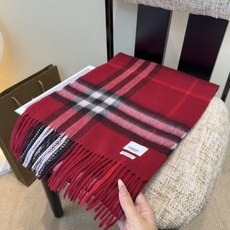 Burberry双面羊绒围巾!走量款,性超高!非常有格调的设计!180*30cm,羊绒混羊毛!是高雅艺术的魅力体现!围巾 Burberry双面羊绒围巾!走量款,性超高!非常有格调的设计!180*30cm,羊绒混羊毛!是高雅艺术的魅力体现!围巾
