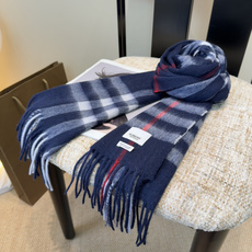 Burberry双面羊绒围巾!走量款,性超高!非常有格调的设计!180*30cm,羊绒混羊毛!是高雅艺术的魅力体现!围巾 Burberry双面羊绒围巾!走量款,性超高!非常有格调的设计!180*30cm,羊绒混羊毛!是高雅艺术的魅力体现!围巾