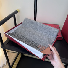 🆕Loro Piana · 【贸易公司尾单,极品山羊绒围巾披肩】送人自留都太高大上了😍重磅上新,爆款爆款,渠道极品硬货~ 🆕Loro Piana · 【贸易公司尾单,极品山羊绒围巾披肩】送人自留都太高大上了😍重磅上新,爆款爆款,渠道极品硬货~