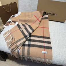 Burberry · 巴宝莉围巾❗️好看的要疯掉了,太有型太有魅力了❗️❗️非常斯文时尚的秋冬单品!真的很喜欢,非常Cl Burberry · 巴宝莉围巾❗️好看的要疯掉了,太有型太有魅力了❗️❗️非常斯文时尚的秋冬单品!真的很喜欢,非常Cl