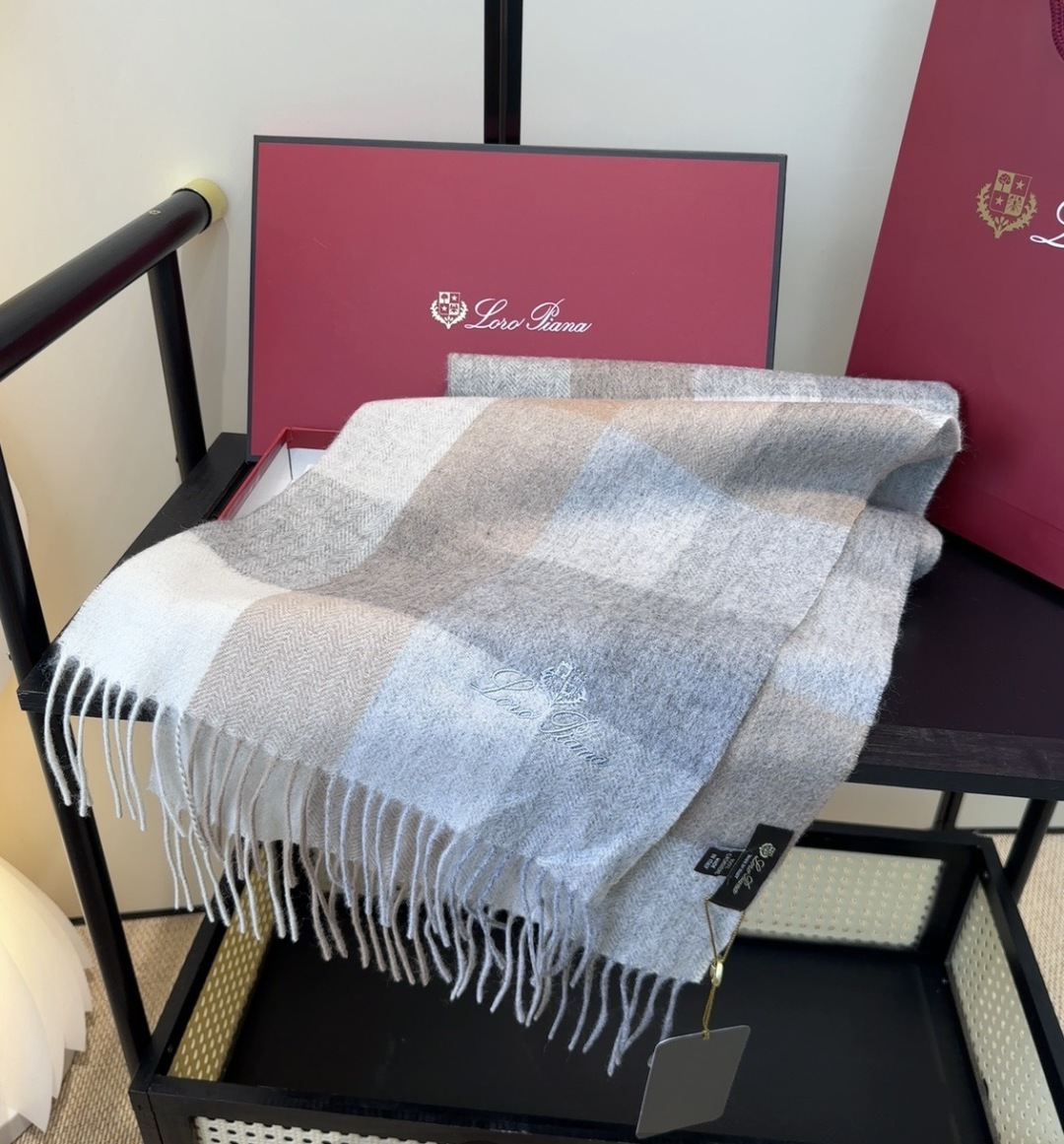 🆕Loro Piana · 【贸易公司尾单，极品山羊绒围巾披肩】送人自留都太高大上了😍重磅上新，爆款爆款，渠道极品硬货～