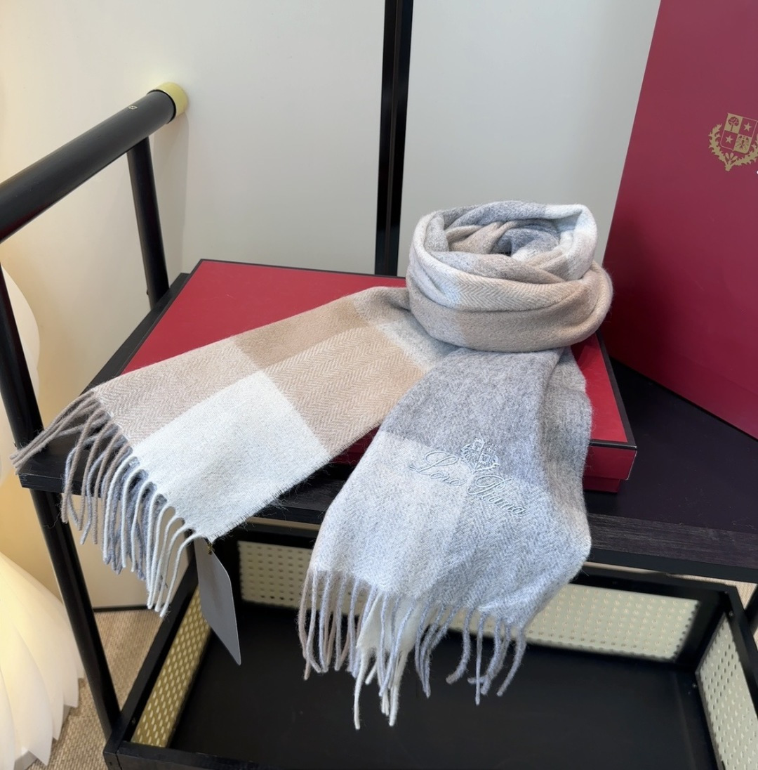 🆕Loro Piana · 【贸易公司尾单，极品山羊绒围巾披肩】送人自留都太高大上了😍重磅上新，爆款爆款，渠道极品硬货～