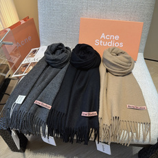 Acne 主打的系列~今年这个真是红啊~时髦气质的代名词‼️♥️自带高级气场‼️软软糯糯厚实温暖‼️再来说下配色和工艺吧 Acne 主打的系列~今年这个真是红啊~时髦气质的代名词‼️♥️自带高级气场‼️软软糯糯厚实温暖‼️再来说下配色和工艺吧