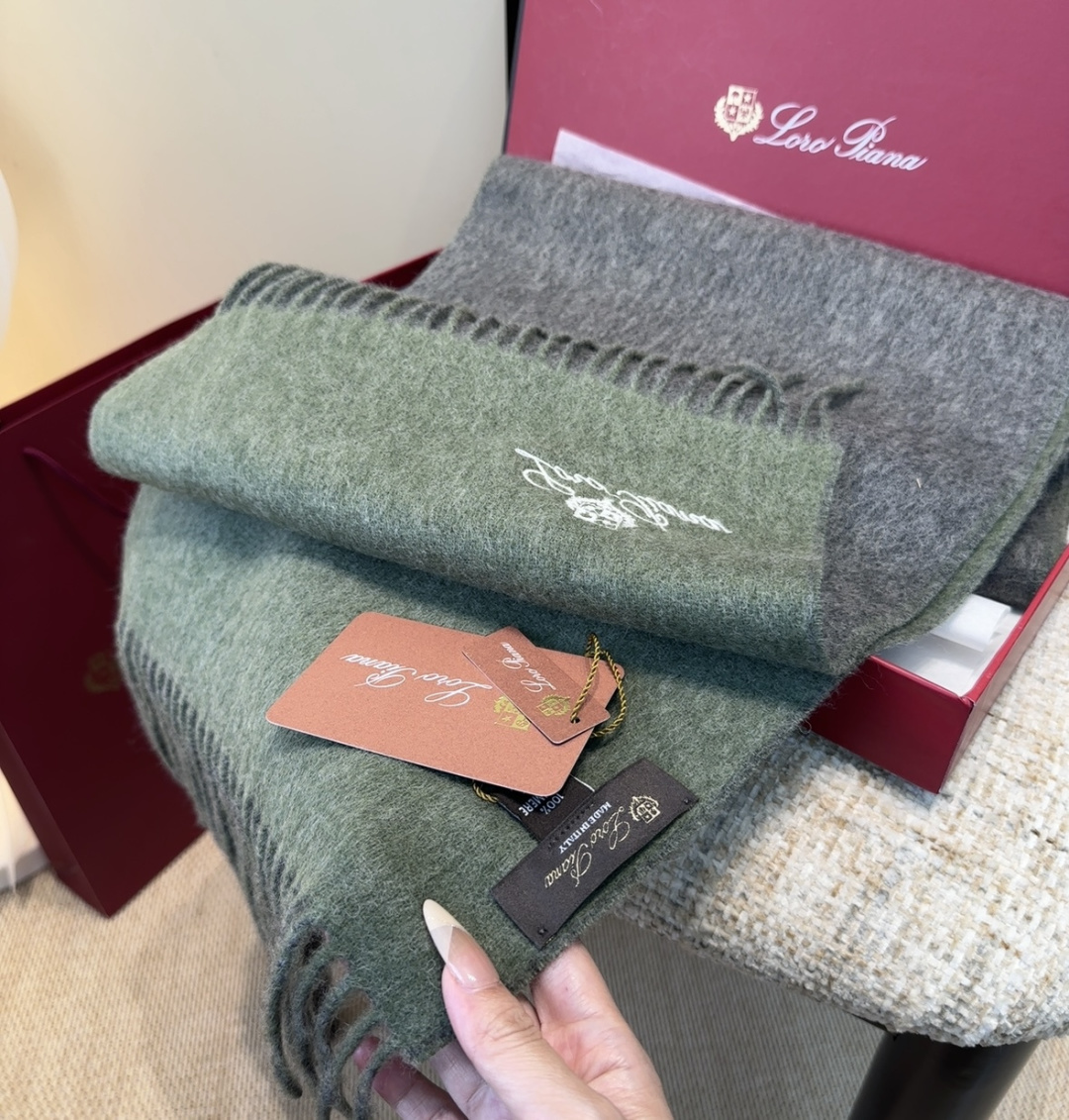 🆕Loro Piana · 【贸易公司尾单，极品山羊绒围巾披肩】送人自留都太高大上了😍重磅上新，爆款爆款，渠道极品硬货～