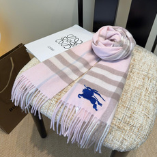 Burberry · 巴宝莉围巾❗️好看的要疯掉了,太有型太有魅力了❗️❗️非常斯文时尚的秋冬单品!真的很喜欢,非常Cl Burberry · 巴宝莉围巾❗️好看的要疯掉了,太有型太有魅力了❗️❗️非常斯文时尚的秋冬单品!真的很喜欢,非常Cl