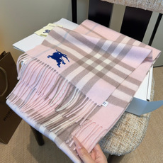 Burberry · 巴宝莉围巾❗️好看的要疯掉了,太有型太有魅力了❗️❗️非常斯文时尚的秋冬单品!真的很喜欢,非常Cl Burberry · 巴宝莉围巾❗️好看的要疯掉了,太有型太有魅力了❗️❗️非常斯文时尚的秋冬单品!真的很喜欢,非常Cl