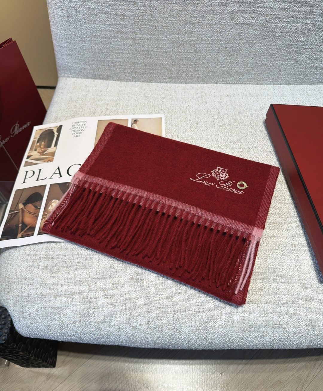 🆕Loro Piana · 【贸易公司尾单，极品山羊绒围巾披肩】送人自留都太高大上了😍重磅上新，爆款爆款，渠道极品硬货～