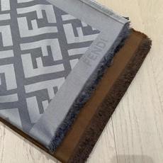 四季可用的披肩围巾 春夏平时都在空调房 秋冬户外离不开🧣 一直都在找一条春夏可以当披肩 既不想要太厚重 又可以放在包里轻 四季可用的披肩围巾 春夏平时都在空调房 秋冬户外离不开🧣 一直都在找一条春夏可以当披肩 既不想要太厚重 又可以放在包里轻