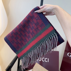 Gucci。原单!重磅推荐!新款围巾!低调的奢侈感。极品柔美精英高手级别的时髦感围巾!这款Gucci羊绒提花围巾越看越爱 Gucci。原单!重磅推荐!新款围巾!低调的奢侈感。极品柔美精英高手级别的时髦感围巾!这款Gucci羊绒提花围巾越看越爱