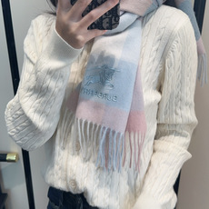 Burberry · 巴宝莉围巾❗️好看的要疯掉了,太有型太有魅力了❗️❗️非常斯文时尚的秋冬单品!真的很喜欢,非常Cl Burberry · 巴宝莉围巾❗️好看的要疯掉了,太有型太有魅力了❗️❗️非常斯文时尚的秋冬单品!真的很喜欢,非常Cl
