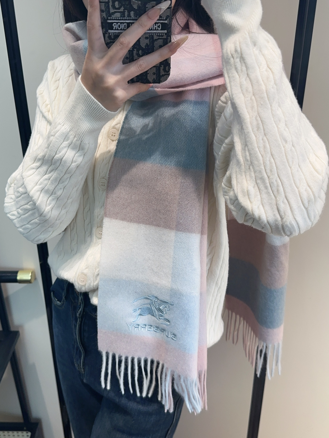Burberry · 巴宝莉围巾❗️好看的要疯掉了，太有型太有魅力了❗️❗️非常斯文时尚的秋冬单品！真的很喜欢，非常Cl