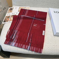 【▪Loewe · 罗意威难得一见的温柔配色,低调又不失优雅❗】重点推荐❗双面配色,一条围巾两种风格搭配,高级舒适时髦气 【▪Loewe · 罗意威难得一见的温柔配色,低调又不失优雅❗】重点推荐❗双面配色,一条围巾两种风格搭配,高级舒适时髦气