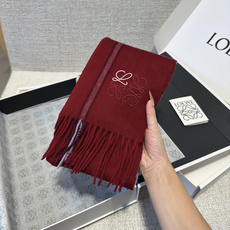【▪Loewe · 罗意威难得一见的温柔配色,低调又不失优雅❗】重点推荐❗双面配色,一条围巾两种风格搭配,高级舒适时髦气 【▪Loewe · 罗意威难得一见的温柔配色,低调又不失优雅❗】重点推荐❗双面配色,一条围巾两种风格搭配,高级舒适时髦气