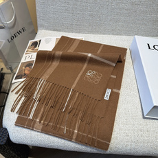 【▪Loewe · 罗意威难得一见的温柔配色,低调又不失优雅❗】重点推荐❗双面配色,一条围巾两种风格搭配,高级舒适时髦气 【▪Loewe · 罗意威难得一见的温柔配色,低调又不失优雅❗】重点推荐❗双面配色,一条围巾两种风格搭配,高级舒适时髦气