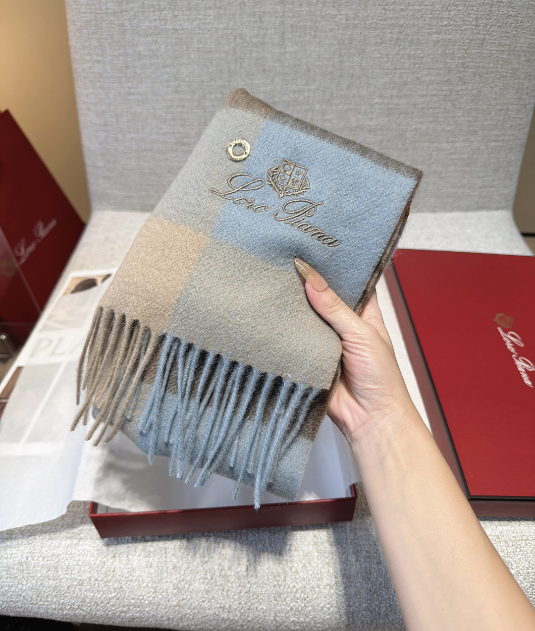 🆕Loro Piana · 【贸易公司尾单,极品山羊绒围巾披肩】送人自留都太高大上了😍重磅上新,爆款爆款,渠道极品硬货~ 🆕Loro Piana · 【贸易公司尾单,极品山羊绒围巾披肩】送人自留都太高大上了😍重磅上新,爆款爆款,渠道极品硬货~