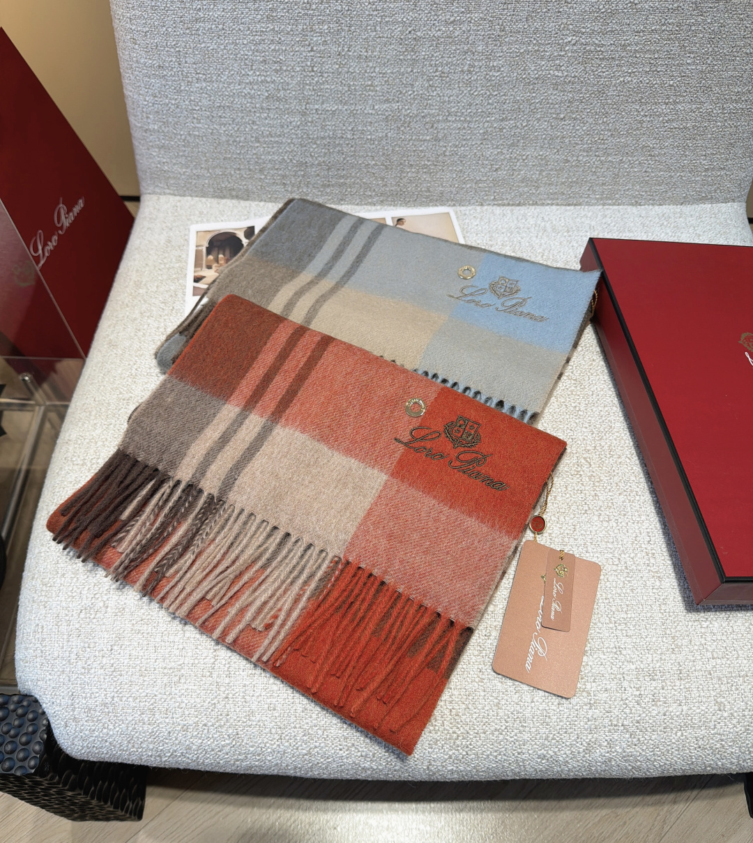 🆕Loro Piana · 【贸易公司尾单,极品山羊绒围巾披肩】送人自留都太高大上了😍重磅上新,爆款爆款,渠道极品硬货~ 🆕Loro Piana · 【贸易公司尾单,极品山羊绒围巾披肩】送人自留都太高大上了😍重磅上新,爆款爆款,渠道极品硬货~