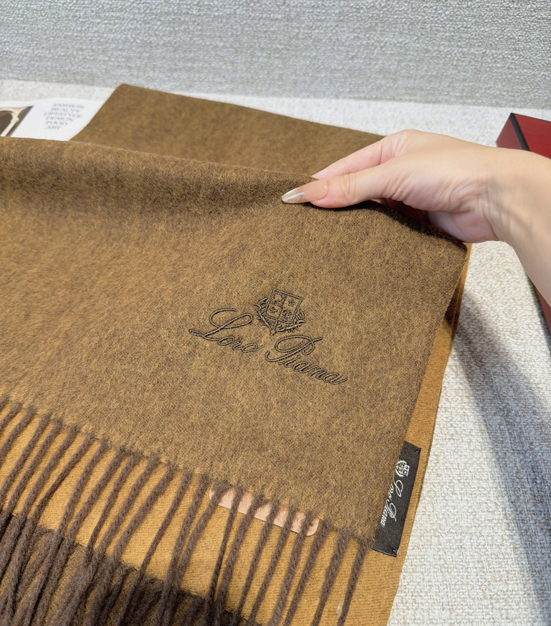 🆕Loro Piana · 【贸易公司尾单，极品山羊绒围巾披肩】送人自留都太高大上了😍重磅上新，爆款爆款，渠道极品硬货～