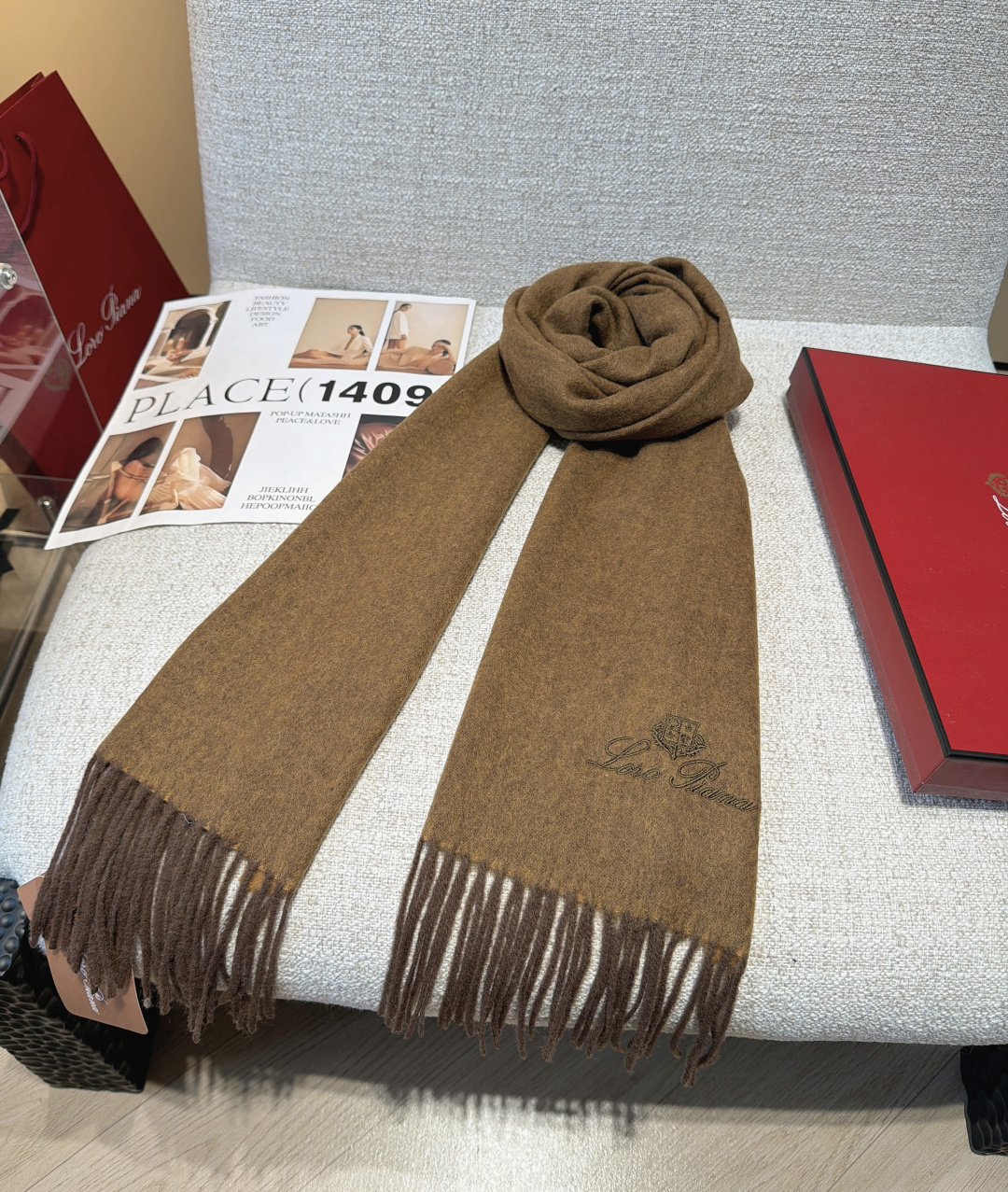 🆕Loro Piana · 【贸易公司尾单，极品山羊绒围巾披肩】送人自留都太高大上了😍重磅上新，爆款爆款，渠道极品硬货～