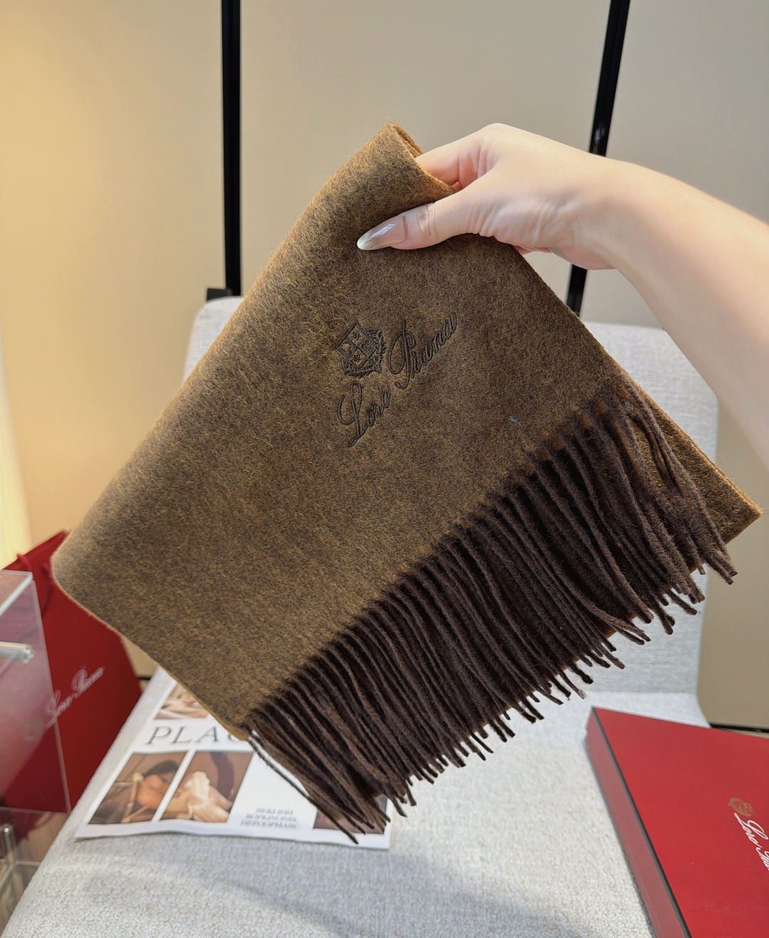 🆕Loro Piana · 【贸易公司尾单，极品山羊绒围巾披肩】送人自留都太高大上了😍重磅上新，爆款爆款，渠道极品硬货～