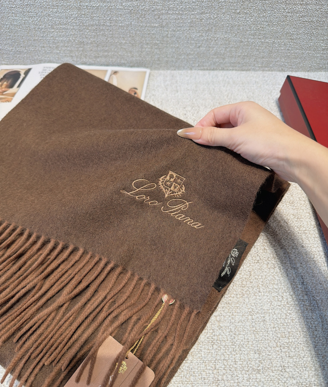 🆕Loro Piana · 【贸易公司尾单，极品山羊绒围巾披肩】送人自留都太高大上了😍重磅上新，爆款爆款，渠道极品硬货～